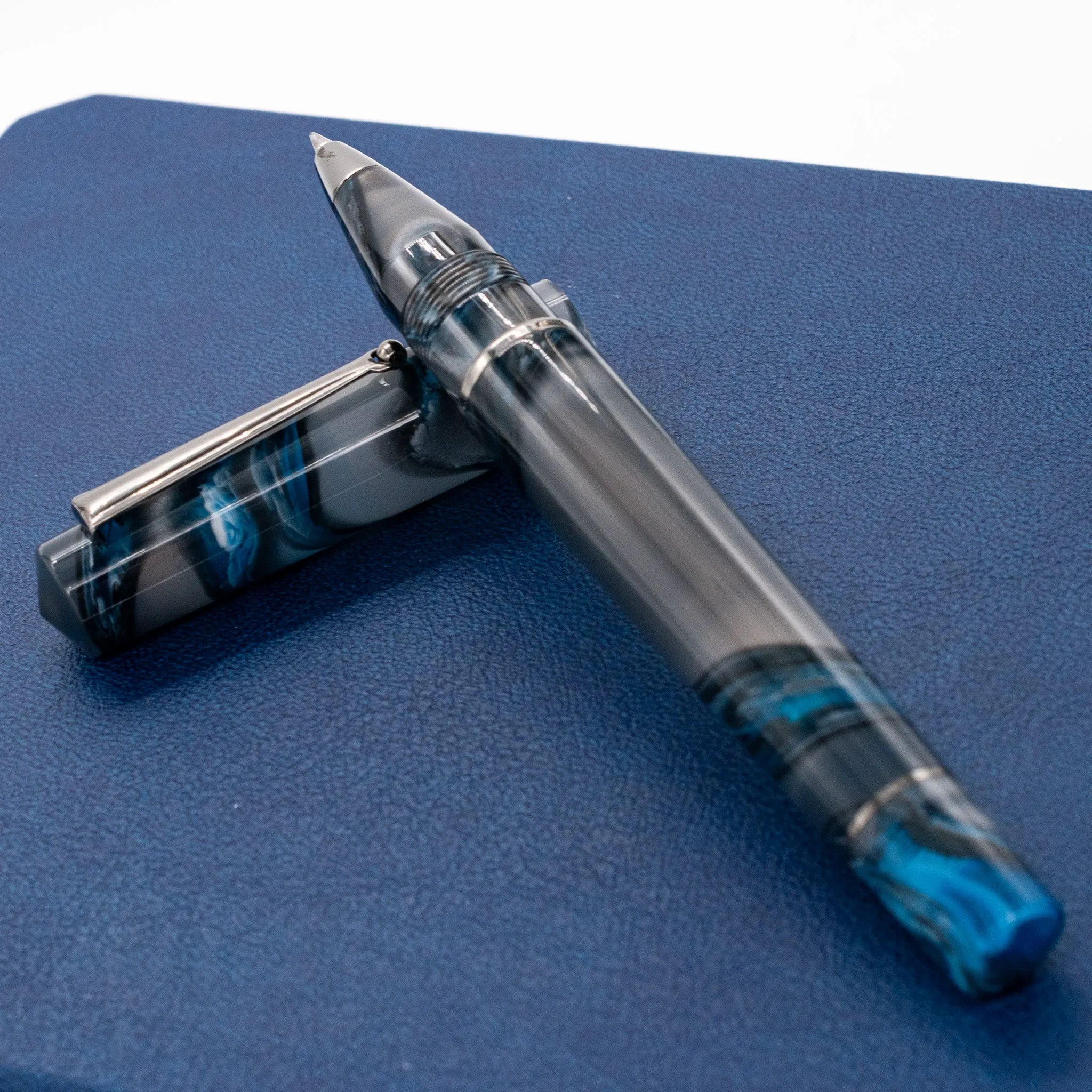 Delta Duna Rollerball Pen - Grey Reflex